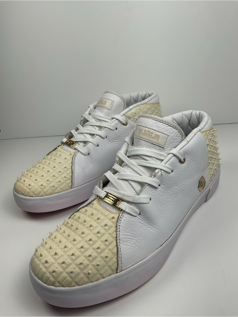 Nike LeBron NSW Lifestyle White Gold Studded Sneakers Size 10 Men